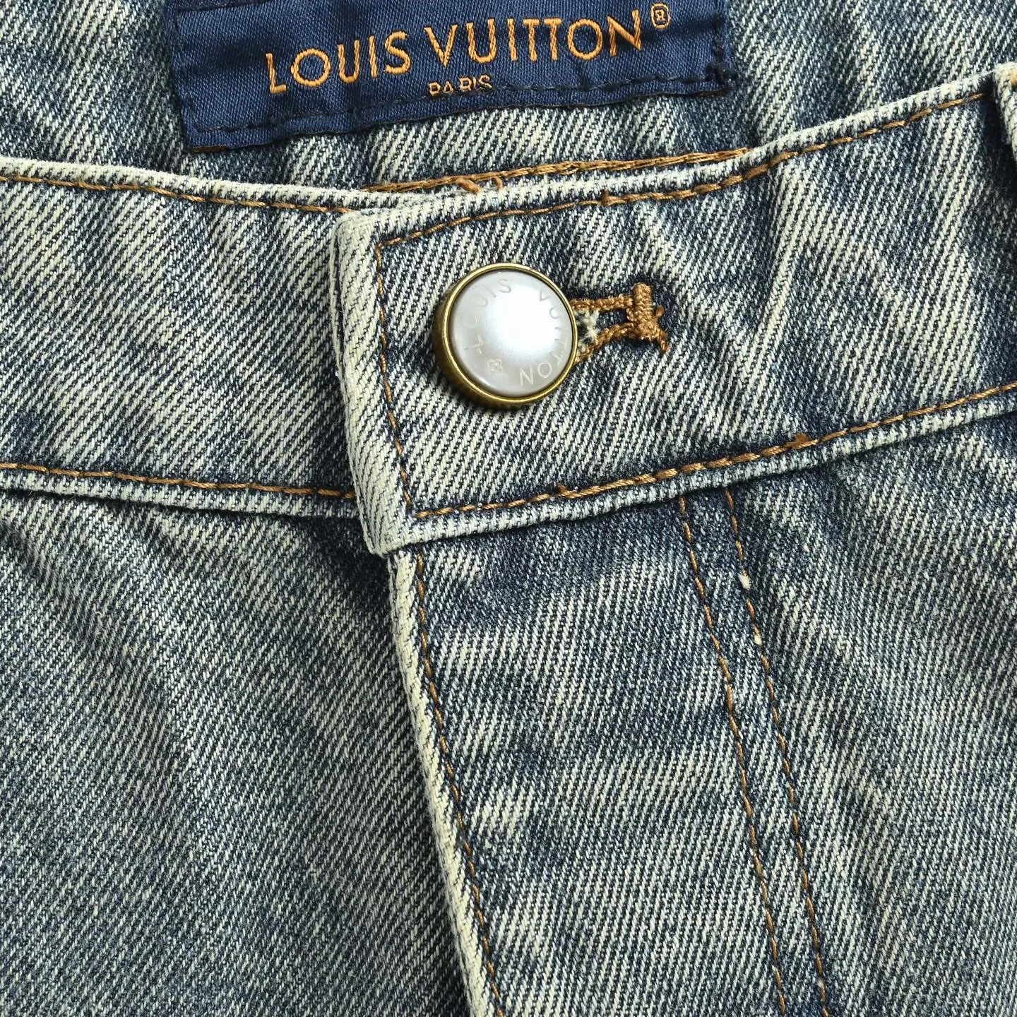 Louis Vuitton/